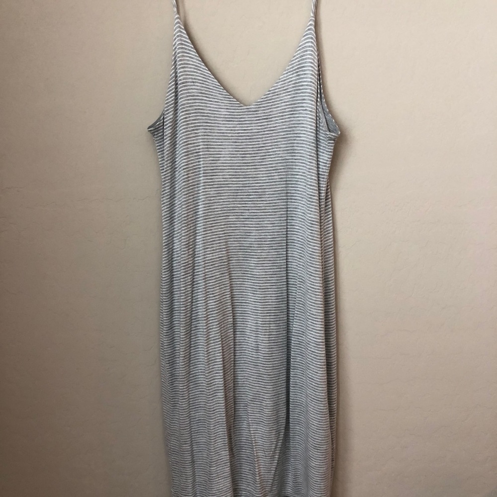 body contouring dress - maternity friendly!